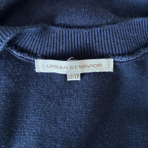 Urban Behavior Women's Size XS Sweater Vest Navy Knit Preppy Academia Officewear - Picture 3 of 8